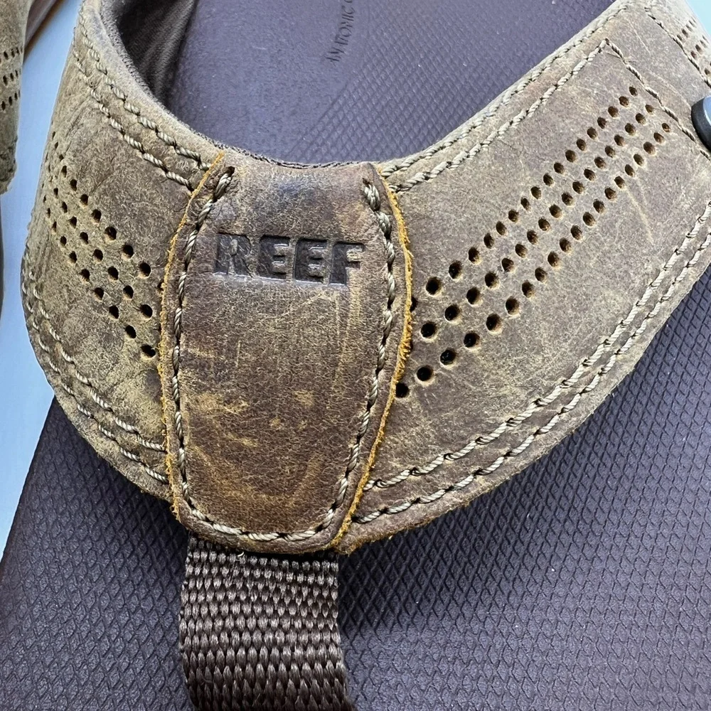 Reef Men’s Tan and Brown Leather Flip-Flops Size 10